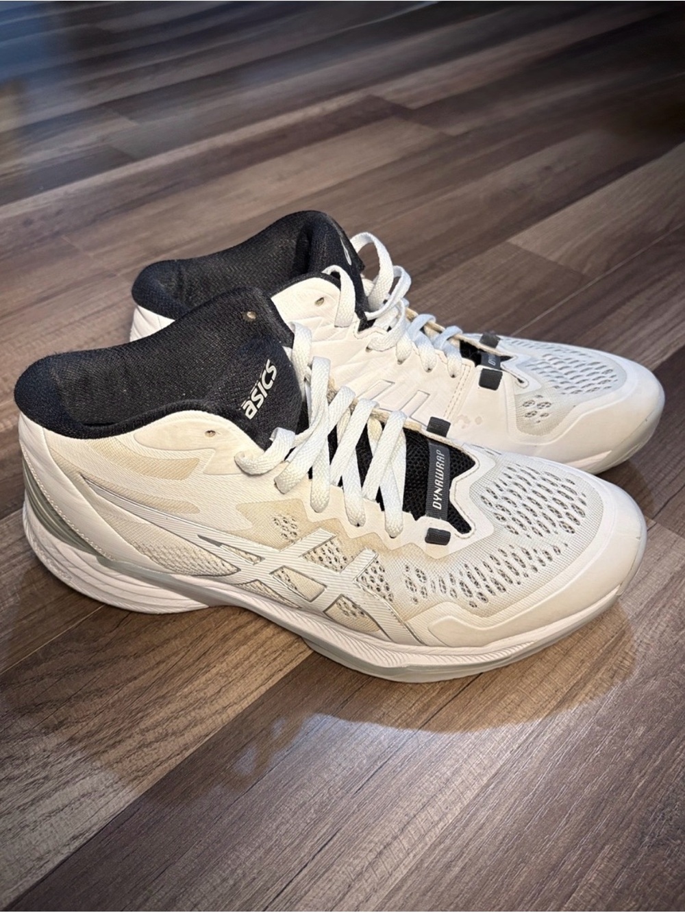 ASICS Sky Elite FF MT 2 Volleyball Shoes in White and Silver